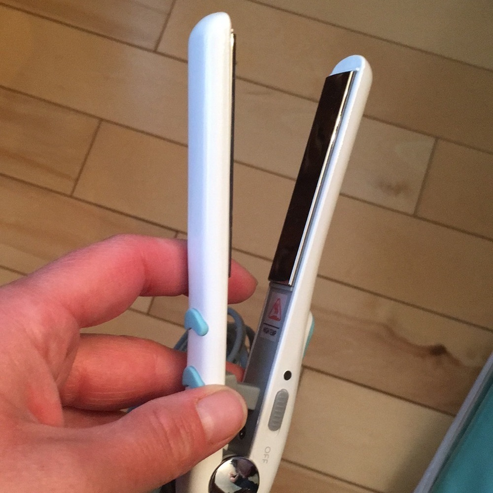 NWT travel hair care kit blow dryer and flat iron​​